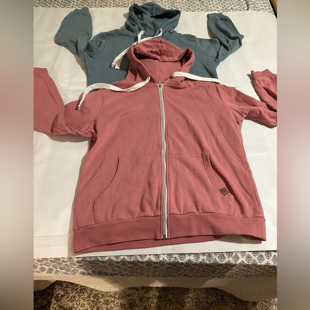 SET OFF TWO DOUBLEJU WOMEN’S HOODED SWEATSHIRT SIZE L COLOR BLUE AND PINK